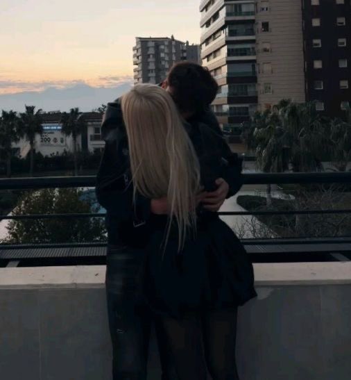 mariah ✧♡ in moonvale tweet media