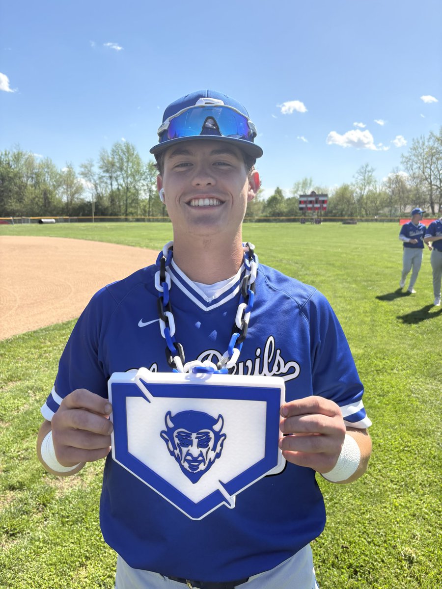 QHS Baseball tweet media