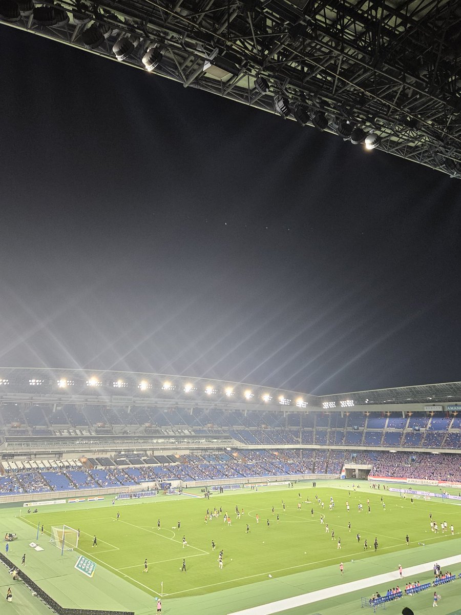 今日日産ス🏟かーfrontale🙏
前回の対戦のダメージ忘れてないからね？(0ｰ5)いやこの5失点ってしかも失点数ワーストな現状…同じ様に闘っての差ってマジなんでなんって怪我人も多いけどそれでもチームが実力が??って心配ある。この100年構想は結果が全てだけど決勝本番みたいな思いで闘ってほしい🌟🐬