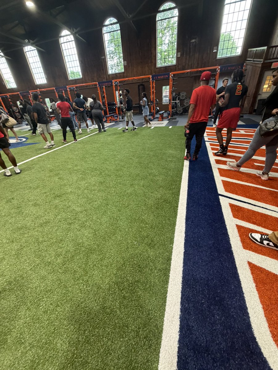 MannieHackney's tweet photo. Had a great time today at UT Martin, Can’t wait to be back!!💙🧡@CoachLeno_UTM @CoachAClifton https://t.co/ZgixMjp74F
