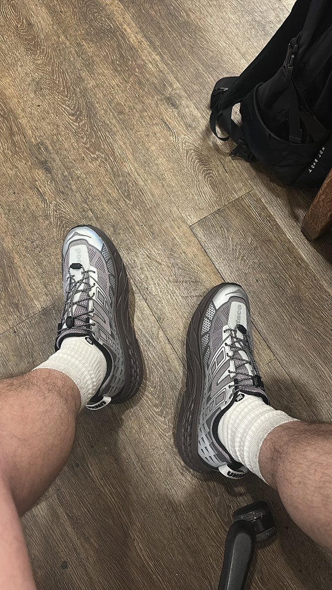 AustinSF_'s tweet photo. @SnkrsStock Hoka Speedgoat 2 x Unna https://t.co/GKWK4Yrarg