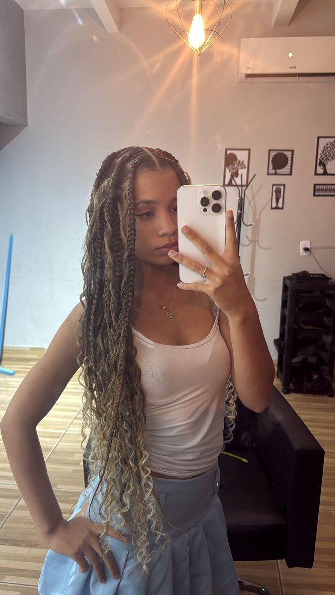 maria⁷ VAI VER O BTS tweet media