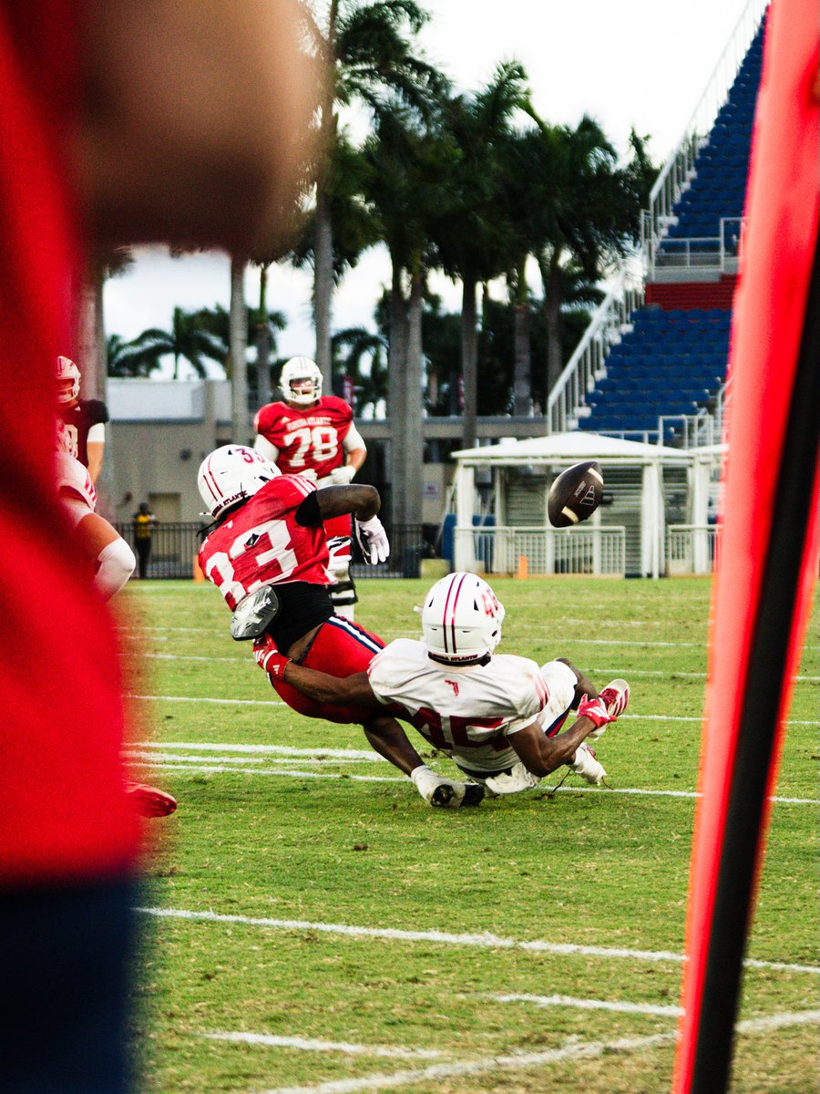 FAUFootball's tweet photo. 2026 Spring Game ✅

#WIP🏝️ https://t.co/upzMOJzEyK