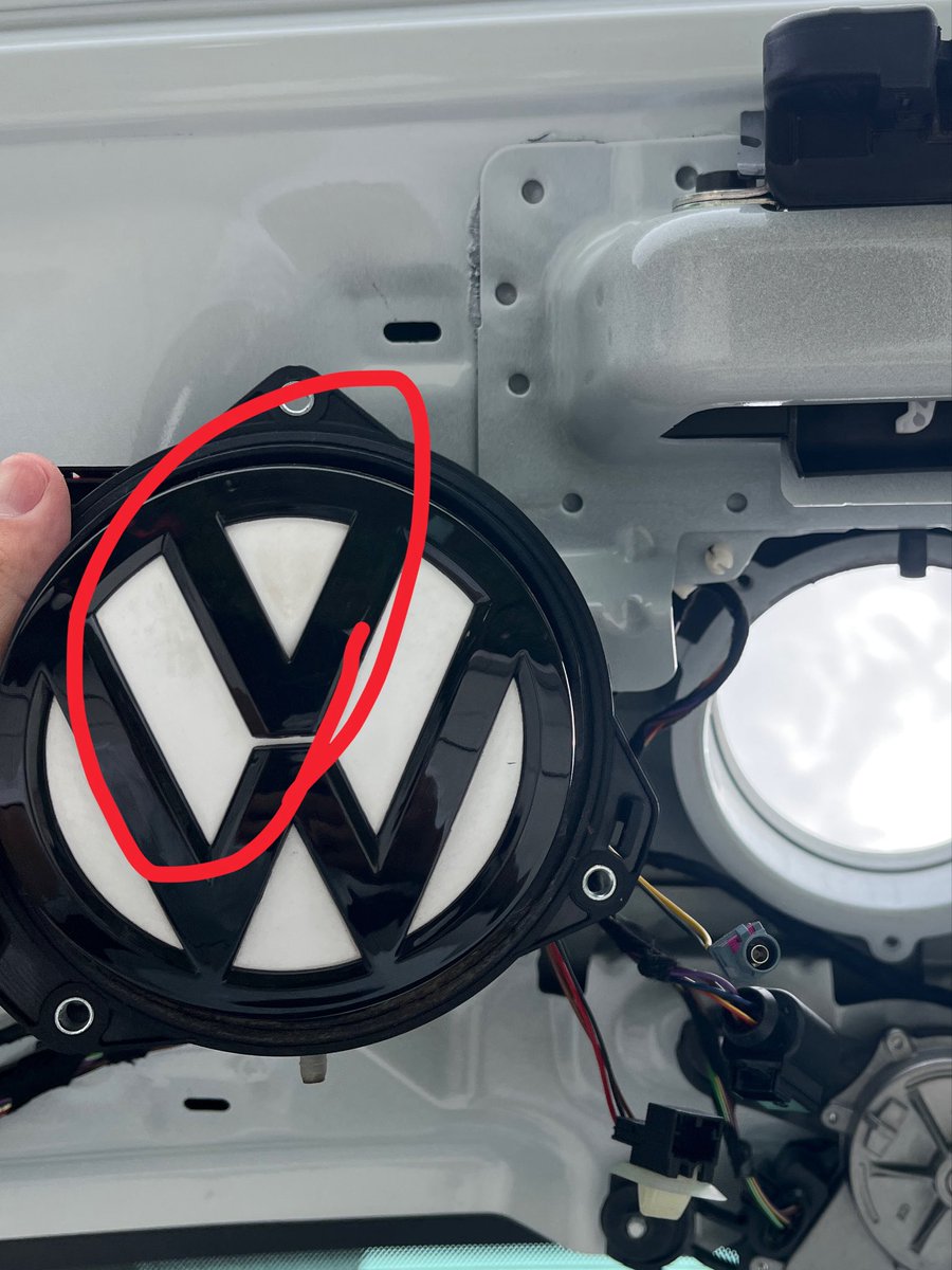 かっしい tweet media