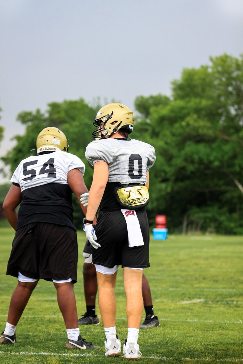 aidanforthman3's tweet photo. Spring football baby https://t.co/h5HZpPwIwj