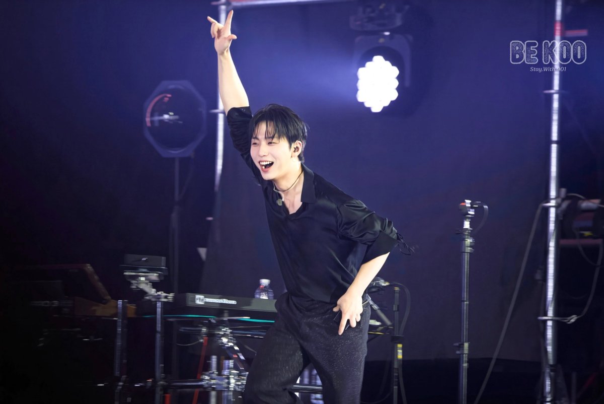 20260417 <DEAD AND> 쇼케이스  HD.

달려라!!!🏃🏻🤟🏻

#엑스디너리히어로즈 #XdinaryHeroes 
#건일 #Gunil