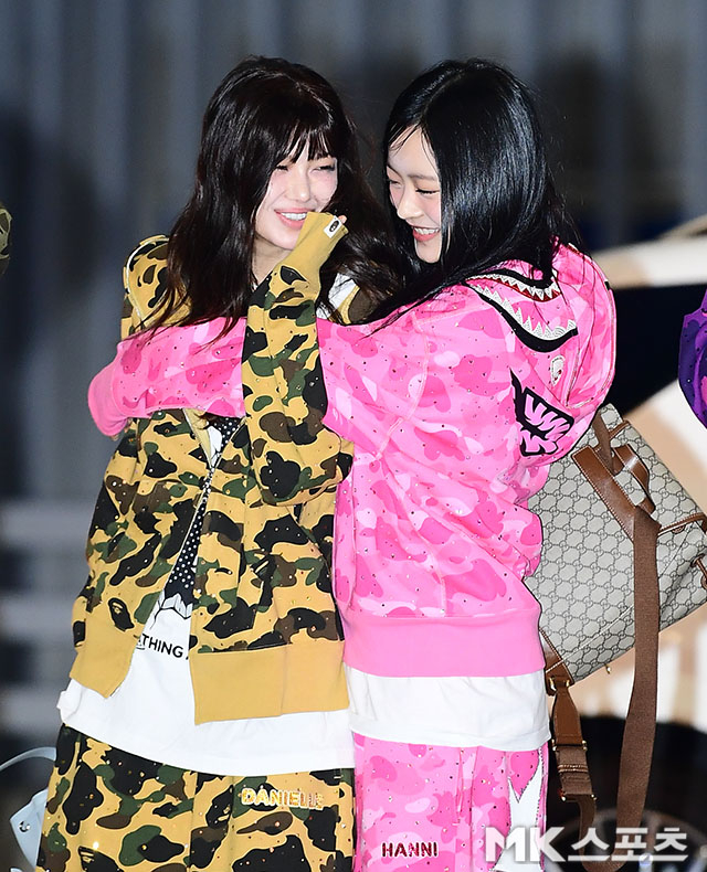 knot_archive's tweet image. 2024.12.26 하니 다니엘 베이프 241226 
#DainelleMarsh #DANIELLE #다니엘 #다니엘_사복 #다니엘_베이프
#PhạmNgọcHân #HANNI #HanniPham #하니 #하니_사복 #하니_베이프 #NewJeans #뉴진스 #니니즈 #하니엘 

ⓒ MK스포츠 
ⓒ unknown