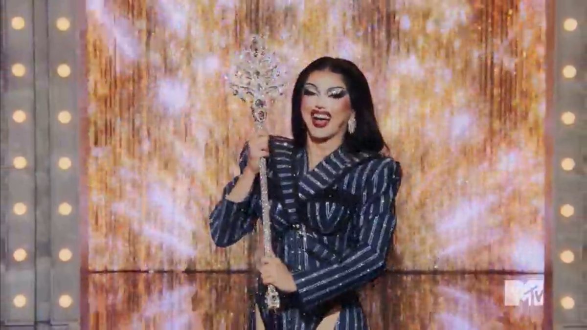 BlazesAccount's tweet photo. MYKI MEEKS MOTHERFUCKING WON #DragRace https://t.co/8O3WgYYKBs
