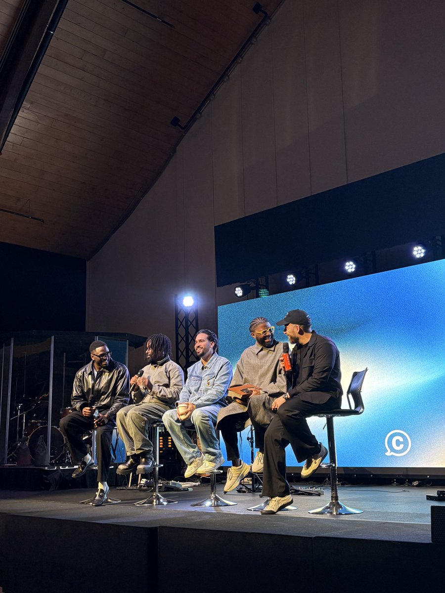 michaelwhittle's tweet photo. Had a really great time in Seattle this week hanging with a bunch of pastors and college students talking about AI and  preaching.  

God is doing something on college campuses. Students are hungry for simplicity, authenticity and the Holy Spirit. https://t.co/0uNuLSyJmZ