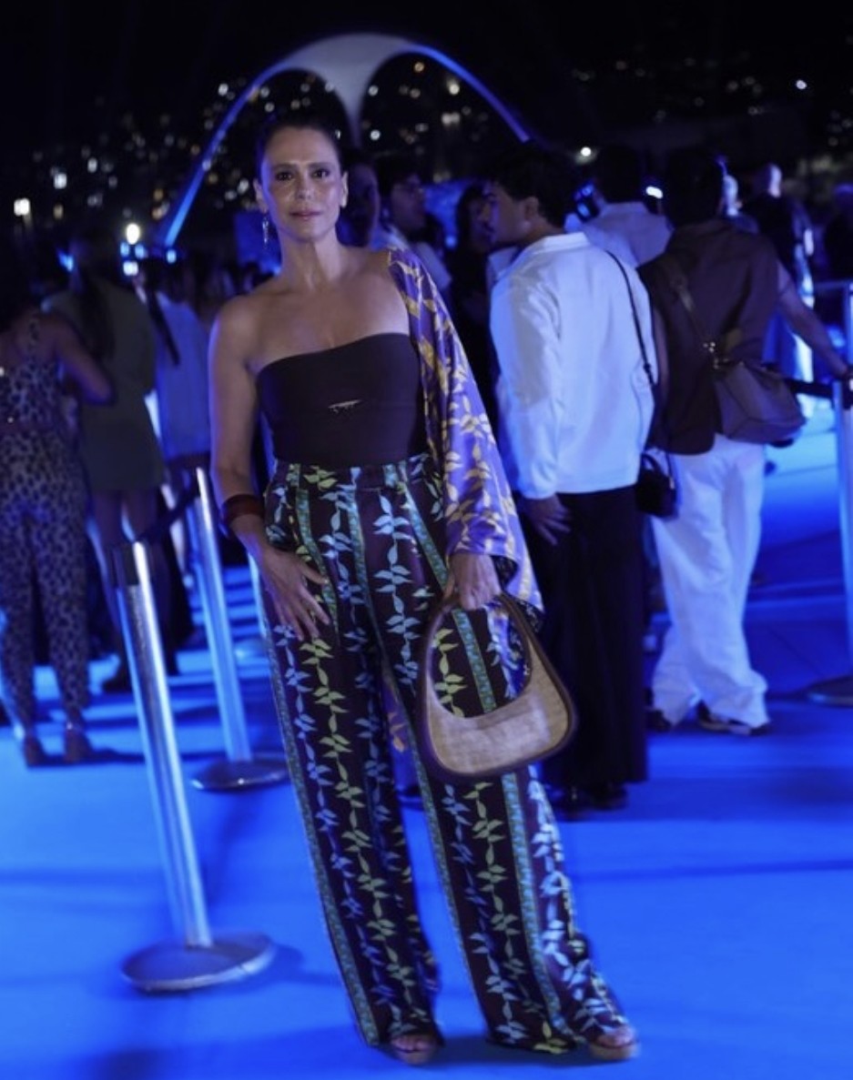 Linda! ✨️ Malu no desfile da grife Misci, no Rio de Janeiro. 
#MaluGalli