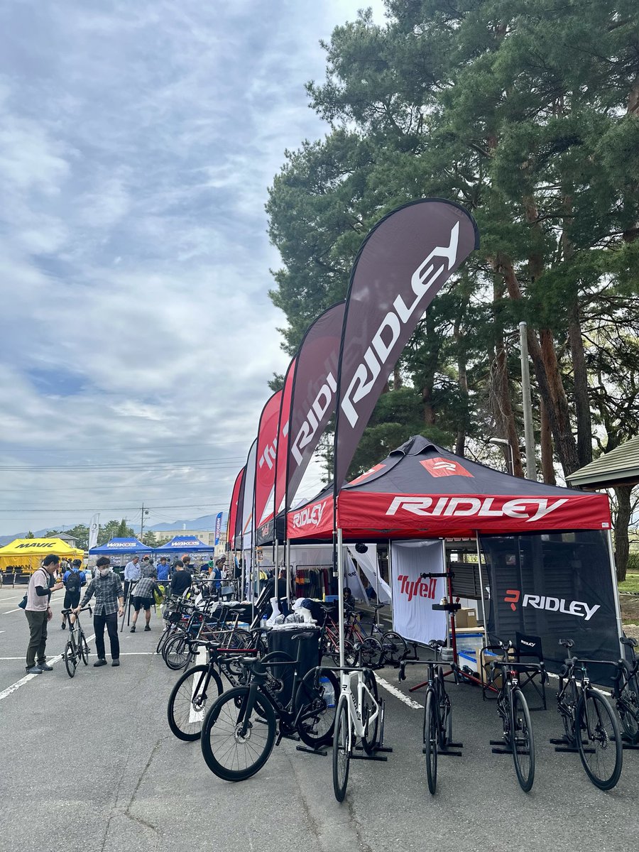 ridley_jp's tweet image. 本日、長野県松本市で開催の「Continental presents 桜のアルプスあづみのセンチュリーライド 2026」に出展しています。

RIDLEYブースではロードバイクとグラベルロードが試乗ができます。

詳しくは⬇️
mizutanibike.co.jp/news/detail/11…

是非、ご来場お待ちしております。

#ridley #リドレー
