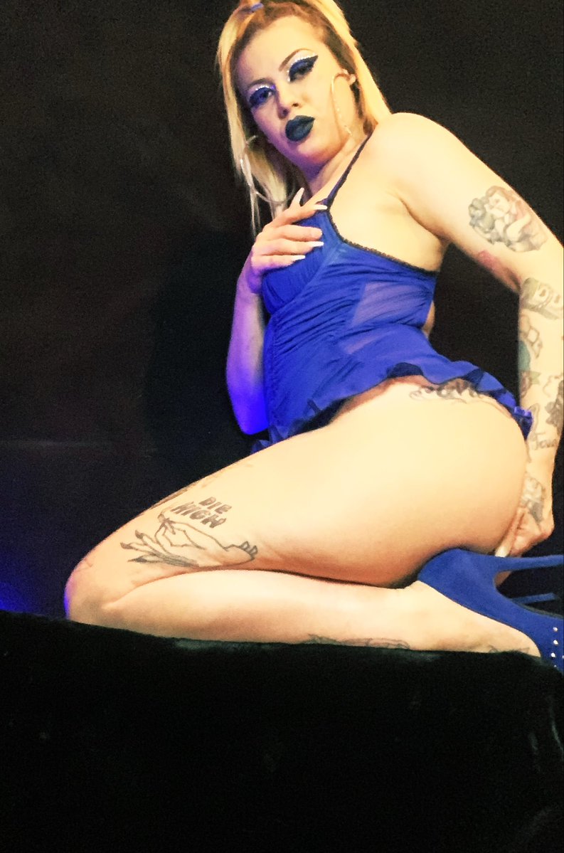 BleuRoseBTL tweet media