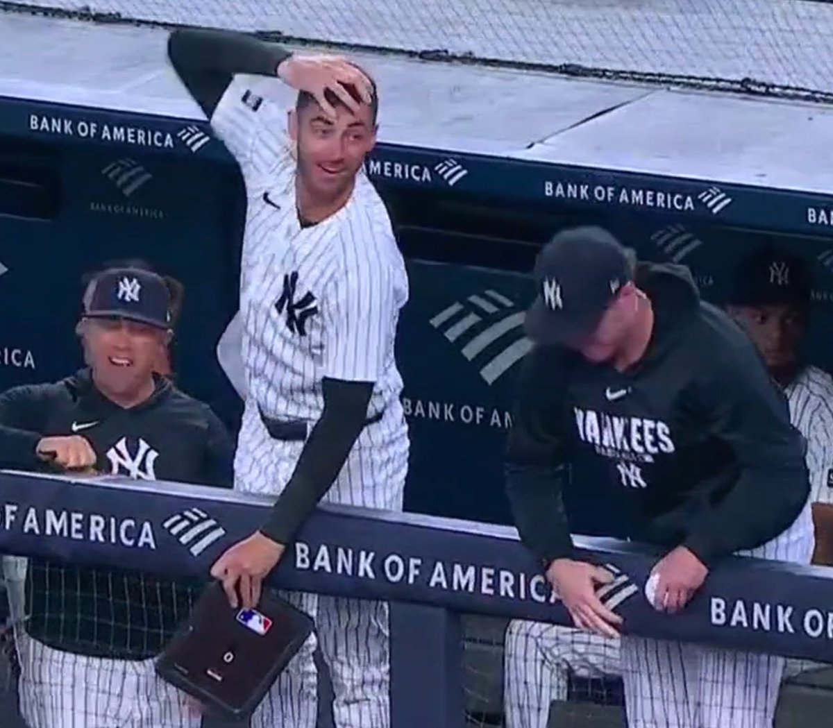 BackAftaThis's tweet photo. Cody Bellinger is all of us watching Ryan McMahon get a hit.

#RepBX https://t.co/PIEEUbLanE