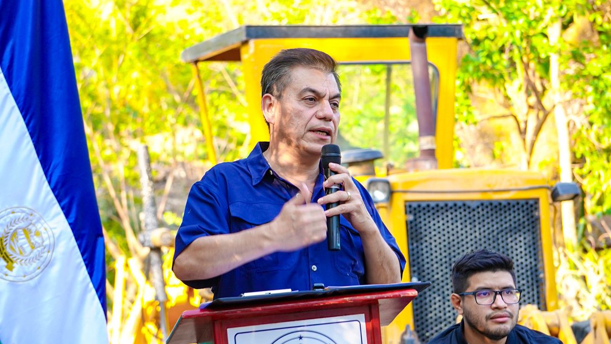Un nuevo proyecto ha comenzado en Caserío La Ceiba, Cantón El Portillo, en beneficio de todos sus habitantes que tuvieron que esperar décadas. 🇸🇻

Estas calles nuevas representan esperanza, oportunidades y desarrollo.