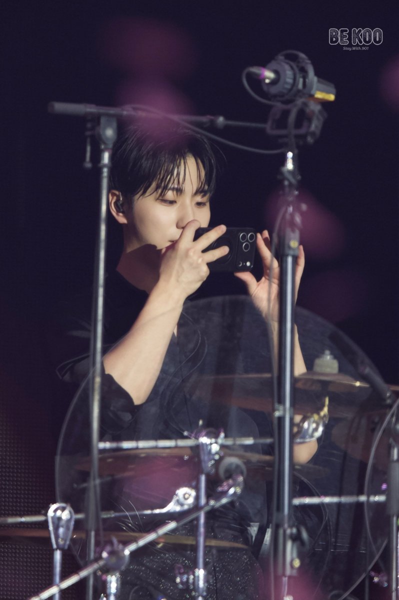 20260417 <DEAD AND> 쇼케이스  HD.

1～2～3～찰칵📸📸📸

#엑스디너리히어로즈 #XdinaryHeroes 
#건일 #Gunil