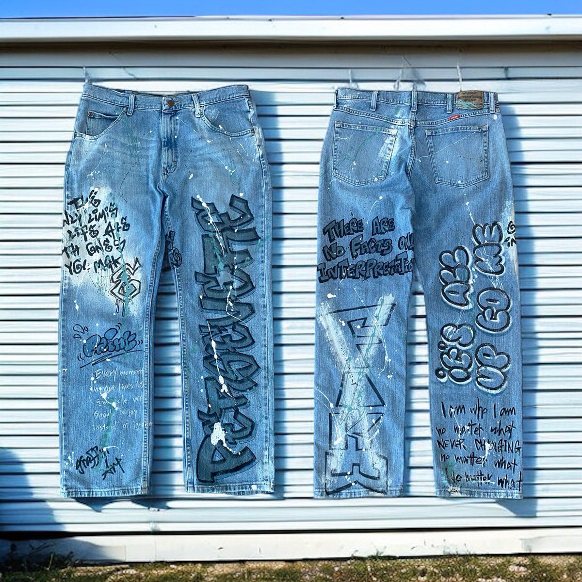 kaya1209's tweet image. 本日入荷😍😍メンズでも👍

CASH  paint 

@cash_x_x_art 

#cash
#paintings 
#ペイント
#スプレーペイント
#メンズリメイク 
#ペイントデニム 
#kaya
#中野ブロードウェイ