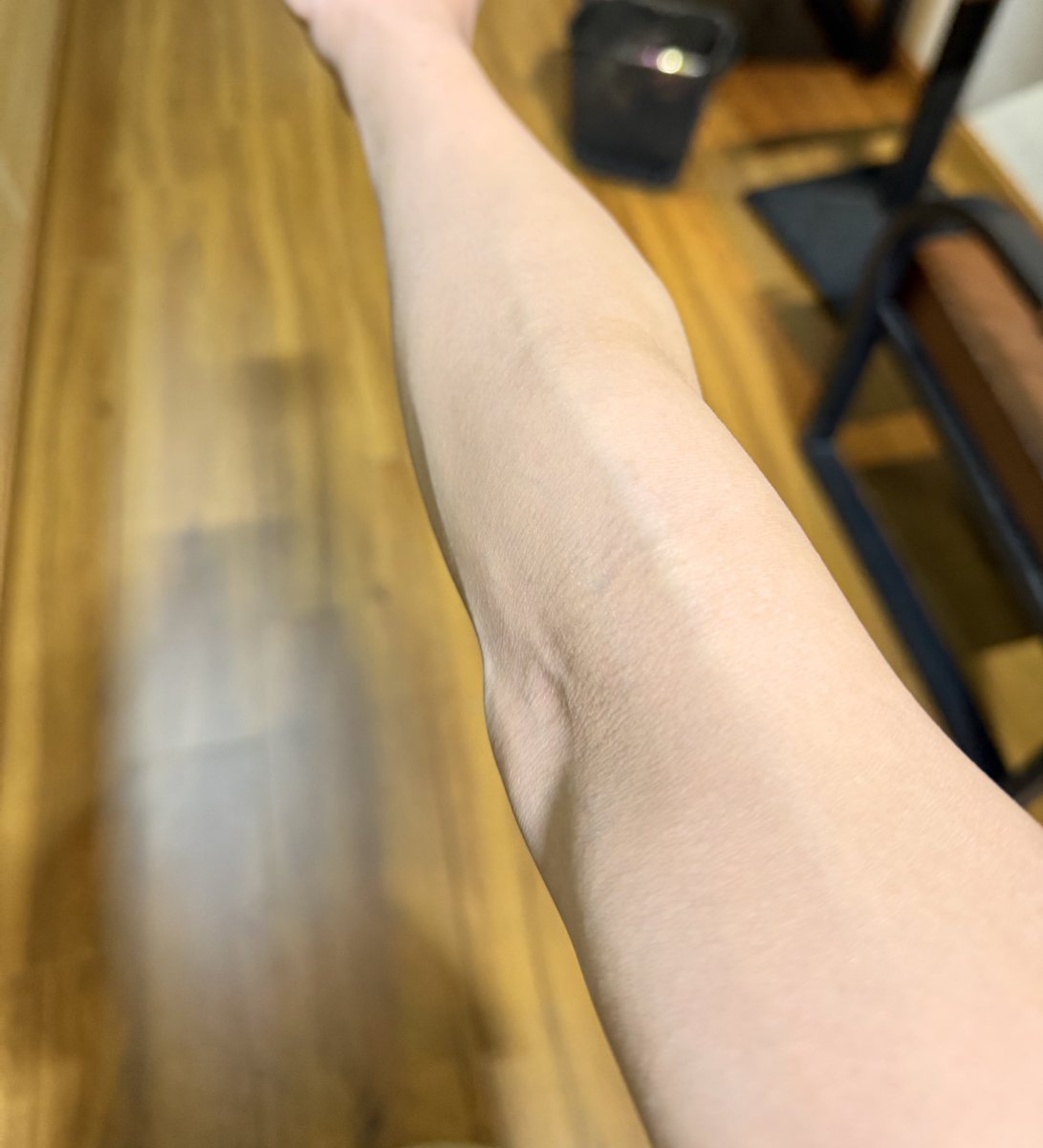 路边的安南 tweet media