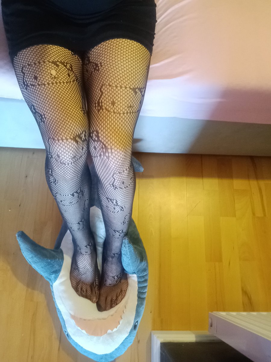 EnbyNurse's tweet photo. i love playing cs drunk #femboy https://t.co/i9UFTHu2GT