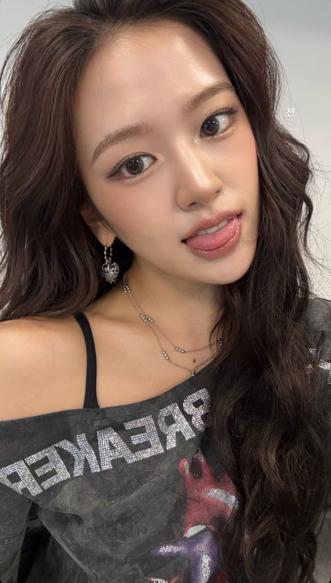 pretty girls enjoyer tweet media