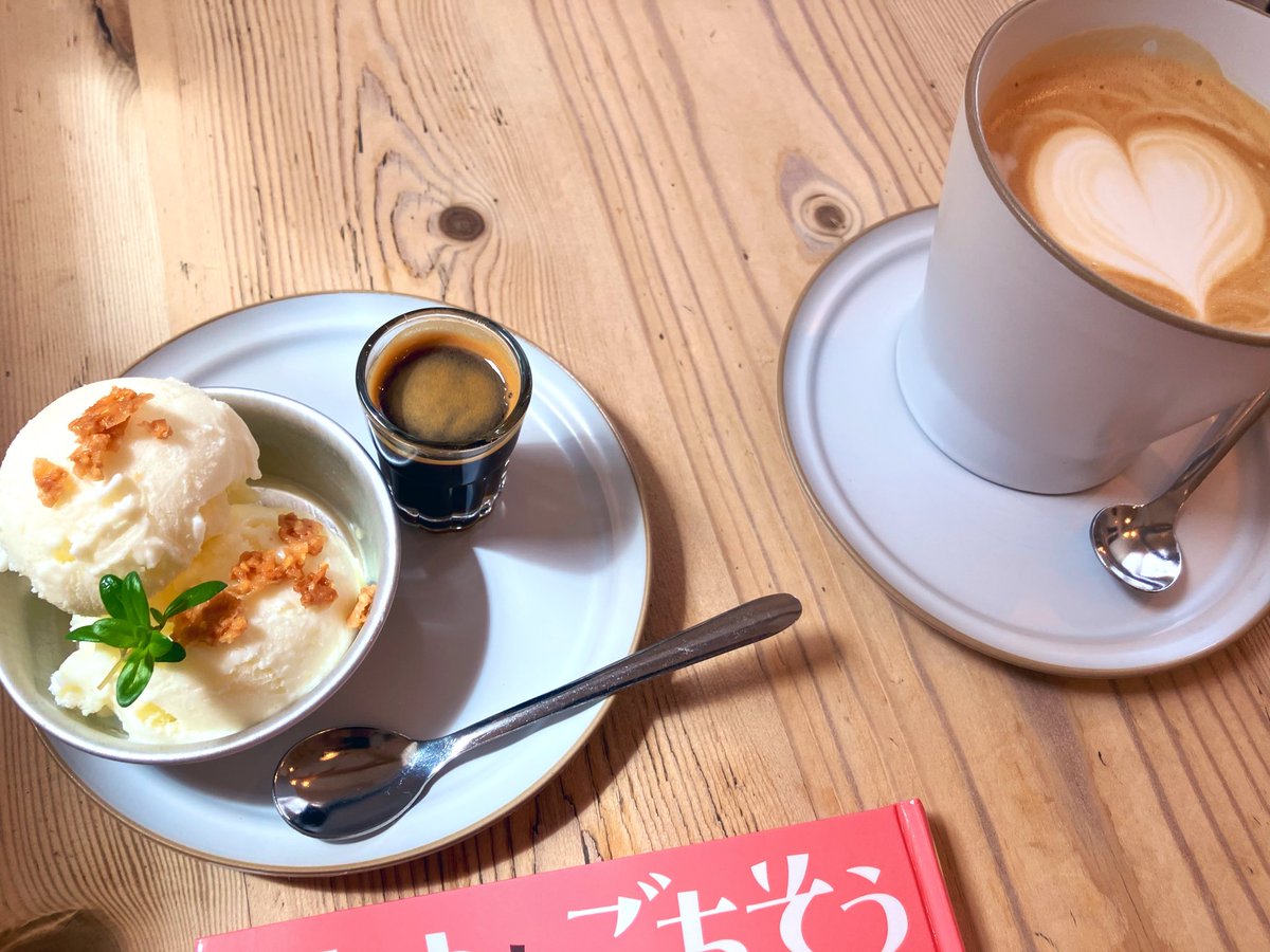 ウォーキングよく行くパン屋さんがカフェスペースも始めたので利用
居心地良い好き
