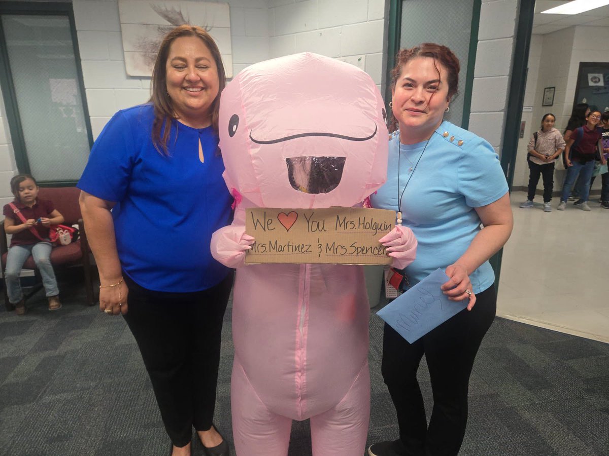 EPChavez_ES's tweet photo. Shoutout to our AMAZING CIS &amp; Parent Liaison! 💚💙 Thank you for all you do to support our Moose students, families, and community—you make Moose Country stronger every day! 🫎✨ #MooseCountry #MoosePride https://t.co/evcMUHQSdT