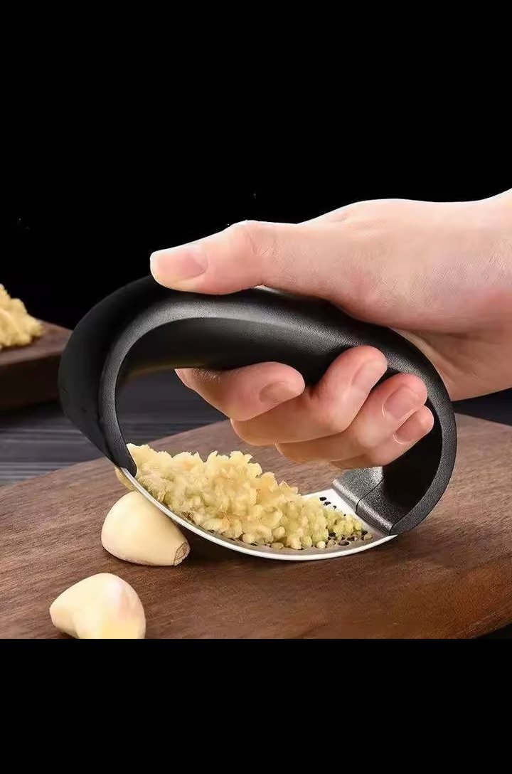 MdZitu39672's tweet image. Mince garlic in seconds! 🧄💨
The Stainless Steel Garlic Rocker makes kitchen prep a breeze.
✅ Fast &amp;amp; Easy to Use
✅ No more smelly hands! 
✅ Dishwasher safe &amp;amp; durable 💎
The smartest way to prep your favorite meals! 🚀🔥
​🛒 Shop here: [s.click.aliexpress.com/e/_c4tow61n]
#KitchenHacks