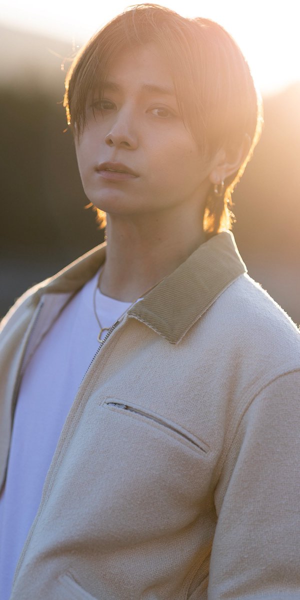 apollo_taeyang's tweet photo. 今週末出かける人はこれ

短丈ジャケットの良さを感じてみて

【UNIQLO】
ユーティリティショートジャケット
¥6,990→¥3,990

【UNIQLO】
デニムトラッカージャケット
¥5,990

【ZARA】
トグルボタン付きフェイクレザー ジャケット
¥15,990

【ZARA】
ボクシーフィット トグルボタンジャケット
¥13,590 https://t.co/s6wnFaFpMs