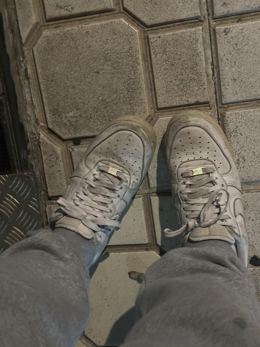 KingGioFeet tweet media