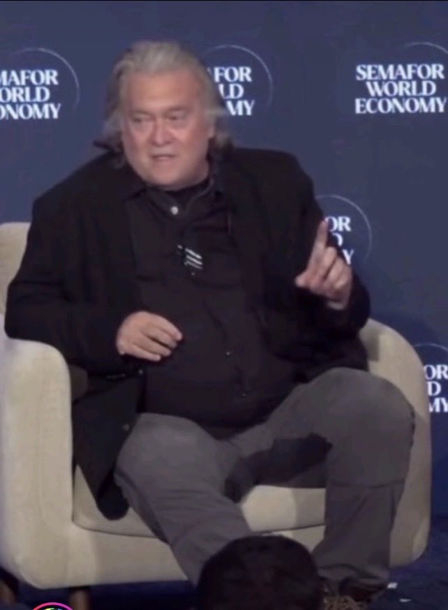 Suzierizzo1's tweet image. It looks like Steve Bannon literally peed himself probably thinking about going to prison! 👇👇