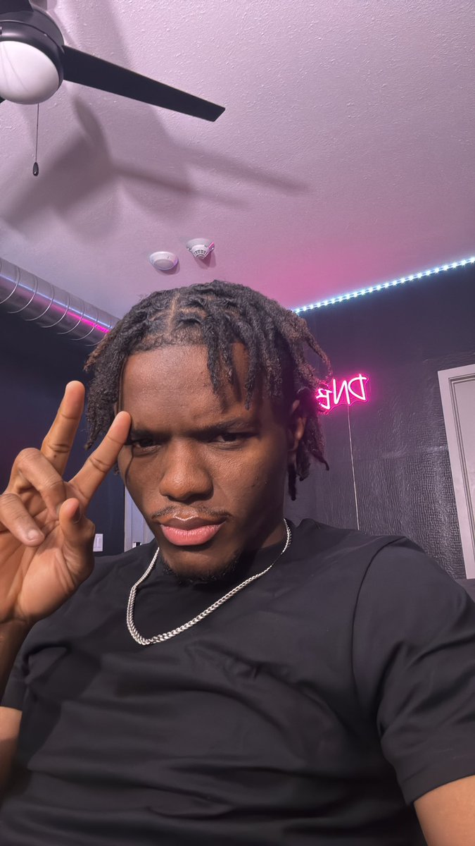 HateCaps 🇬🇳 tweet media