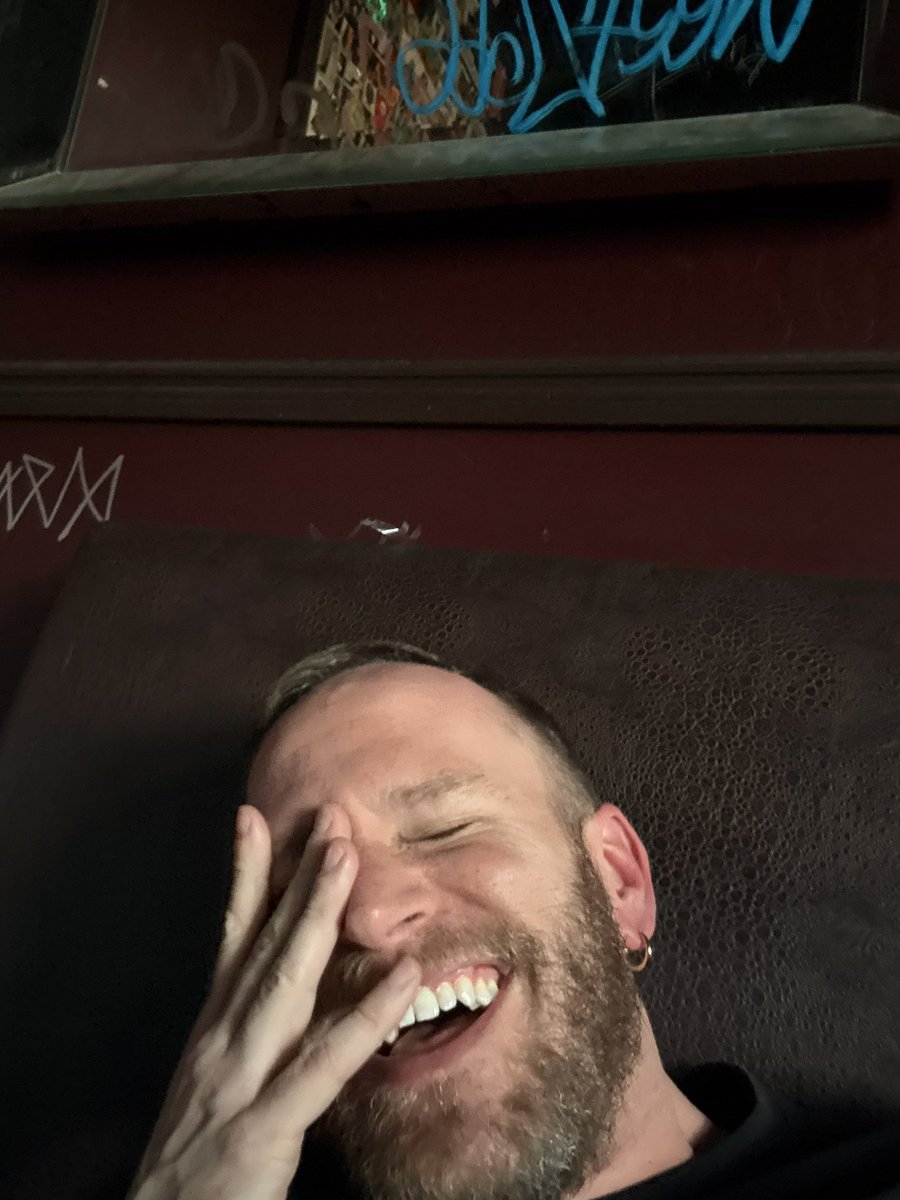 Karl // 𝘨𝘢𝘺 𝘮𝘦𝘢𝘵 tweet media