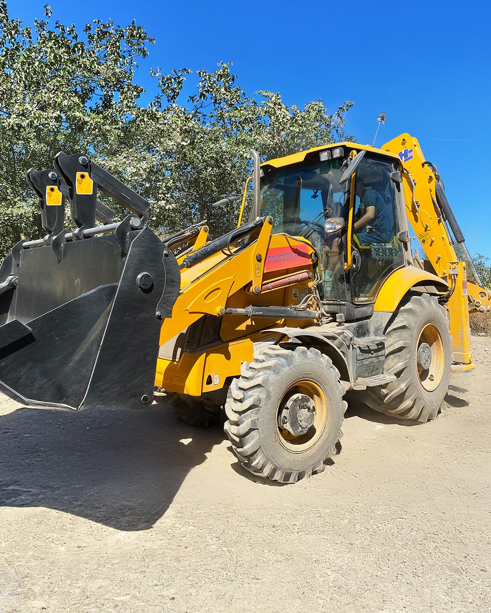 Diggerland_UK's tweet image. 🚨 Attention fun hunters!

It's the last weekend of the Easter Holidays! We're open today and tomorrow from 10:00 - 17:00 for fun, thrills, and everything in between.

Come on down and enjoy the ultimate day out this Easter: diggerland.com/rides-and-driv… 

#Weekend #Easter #HalfTerm