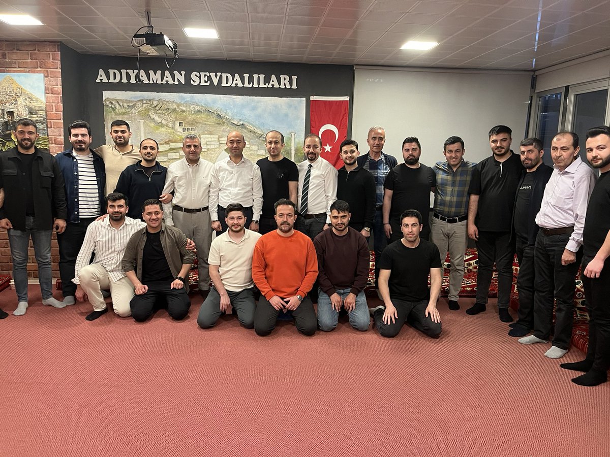 aricakali's tweet photo. Ankara Adıyaman sevdalıları olarak misafirlerimiz Bilkent Şehir Hastanesi Fizik Tedavi Hastanesi başhekimi Prof Dr Emre Adıgüzel ve klinik çalışanları https://t.co/f0M4B8XGn3