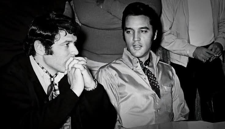 AboutElvis's tweet image. With Steve Binder june 25, 1968 press conference.
#Elvis #ElvisPresley #Elvistheking #Elvis1968 #ElvisHistory #Elvis2026