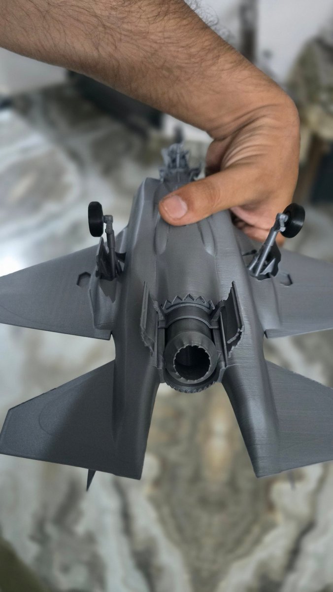 prints_india's tweet image. Look at this beauty 😍 💕 

#f35
#usvsiran 
#usairforce
#IAF
#F35inIndia