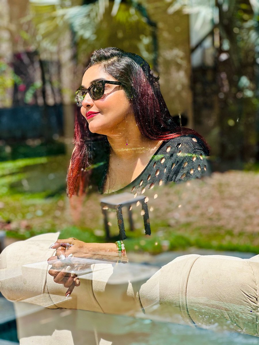 sayantani8's tweet image. reflections 🖤😎

#bhanu_thefernjambughoda @marriottbonvoy @fernhotels 
#NatureLover #ResortVibes"
#TheFern #SeriesByMarriott