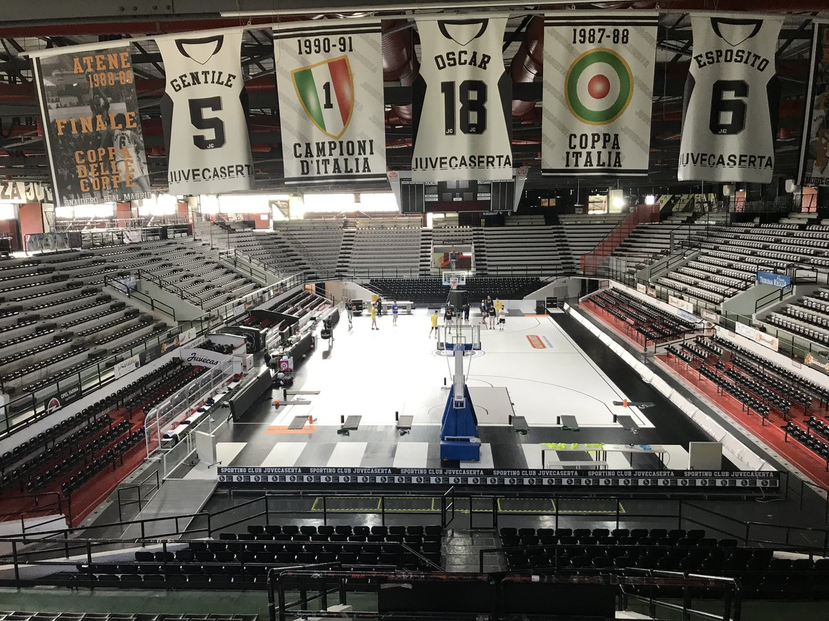 loupaya's tweet photo. I did these pics in 2019 at PalaMaggiò.

It's sad to think that 7 years later the arena is a ruin and Oscar is not here anymore... https://t.co/ESHvdtwoOb