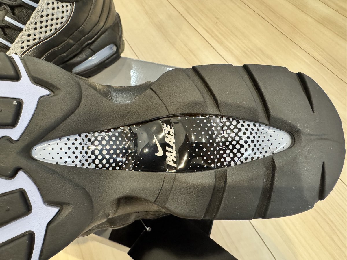 shinjihamilton's tweet image. 到着しました。
履き潰すぞ❗️
#エアマックス 
#エアマックス95 
#AIRmax 
#パレス