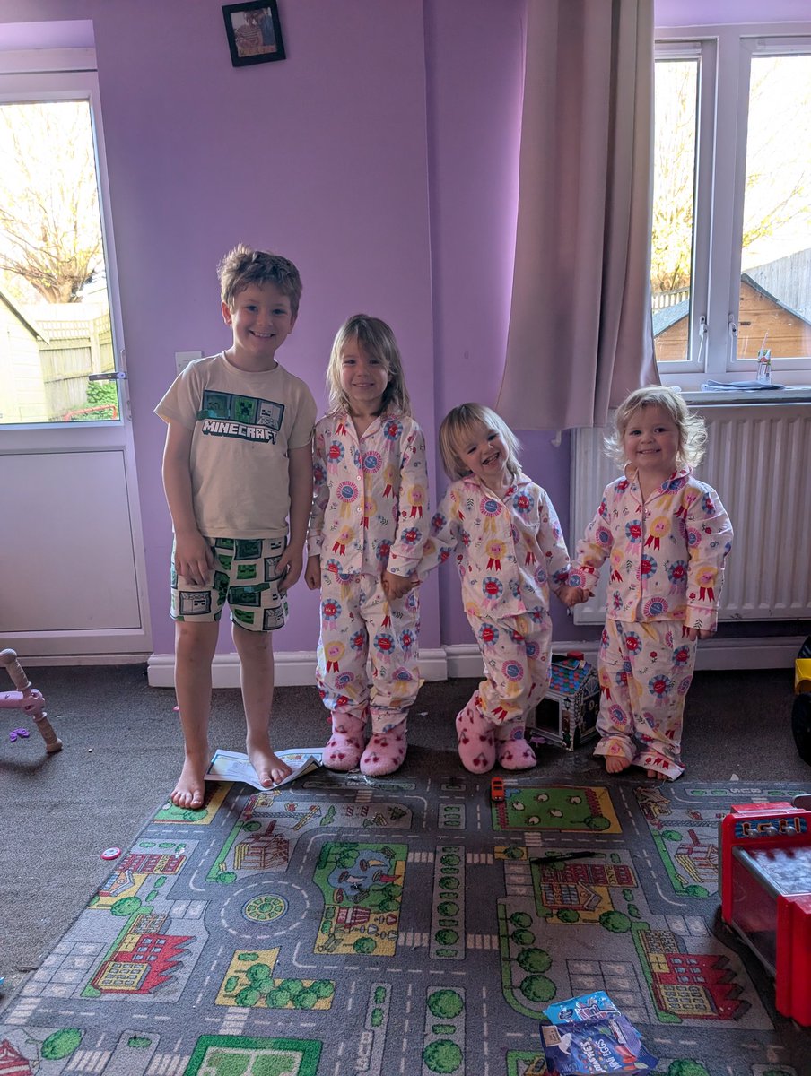 LLLChick's tweet image. When your granddaughter's love your besties kids @zoe_bearx ❤️❤️ #family #love #makingmemories #besties
