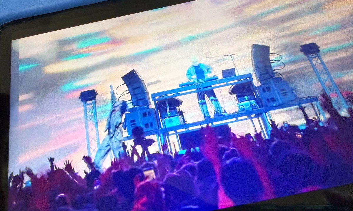 とーり👀 tweet media