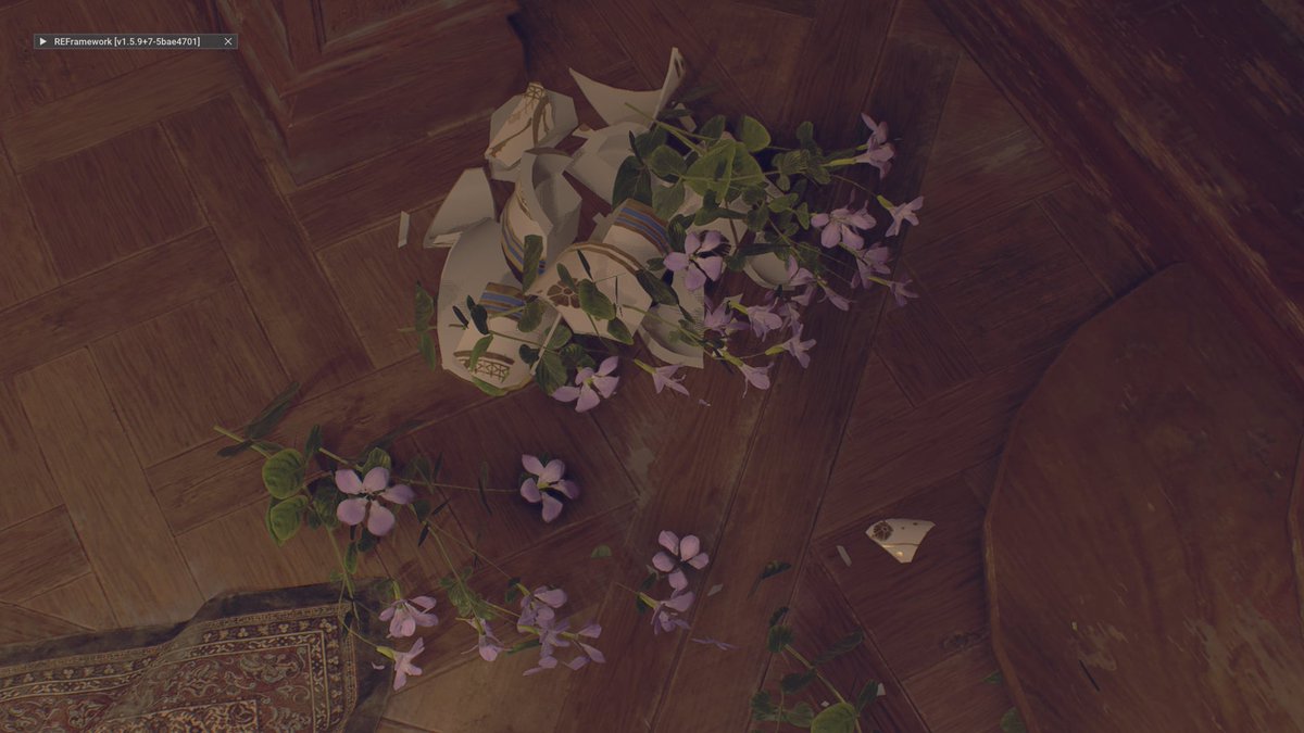 Still on the flowers topic, the room contains other types : 
- broken vase of violets : violets represent humility and innocence and it was obviously broken by ashley to symbolize her traumatic loss of innocence (after stabbing leon and hurting him) +