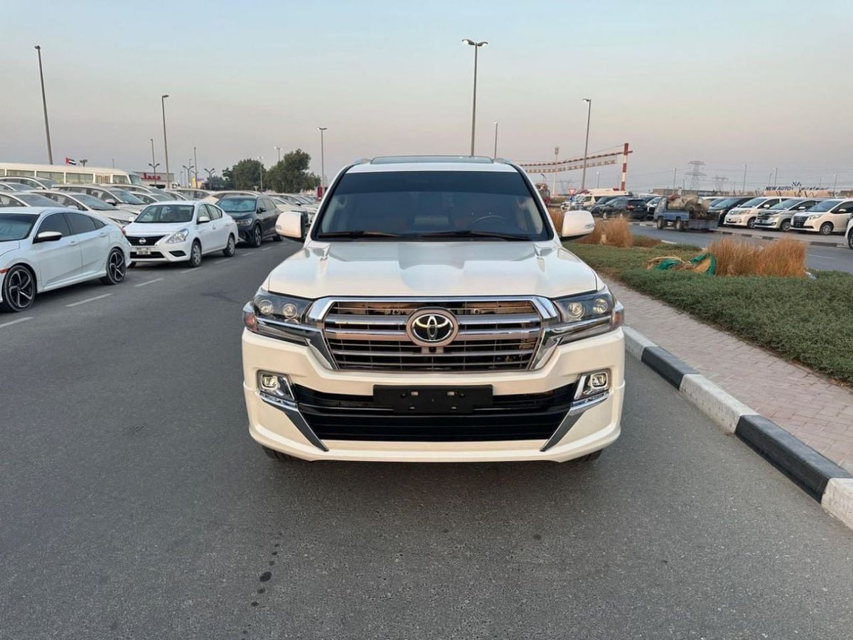 TBDAuto's tweet photo. We ship premium cars. 
🇦🇪🇬🇭

Bring your orders🫡 https://t.co/gOYA18n9ah