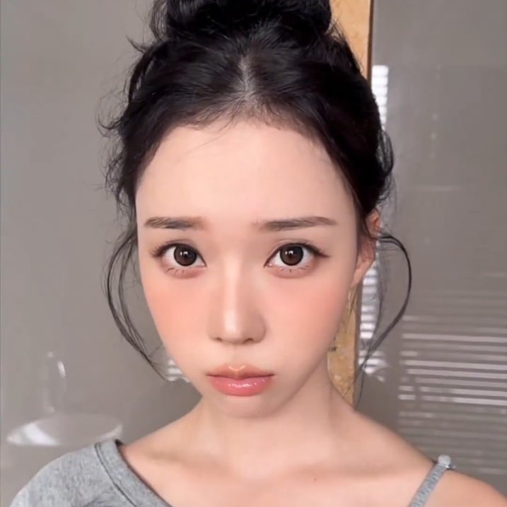 ipreferkmj's tweet photo. her boba eyes 🥺 https://t.co/C0rrL2jQ9G