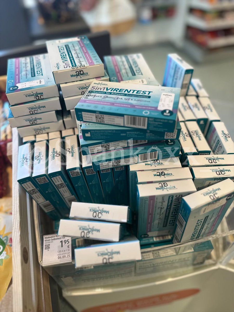 Spankoxx_'s tweet image. Ich war gestern kurz in der DM.
Wer kauft noch diesen Mist??
#corona #pcrtest #antigenschnelltest #sarskov2  #influenza