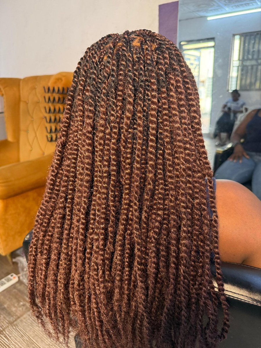 Combsbytolani tweet media