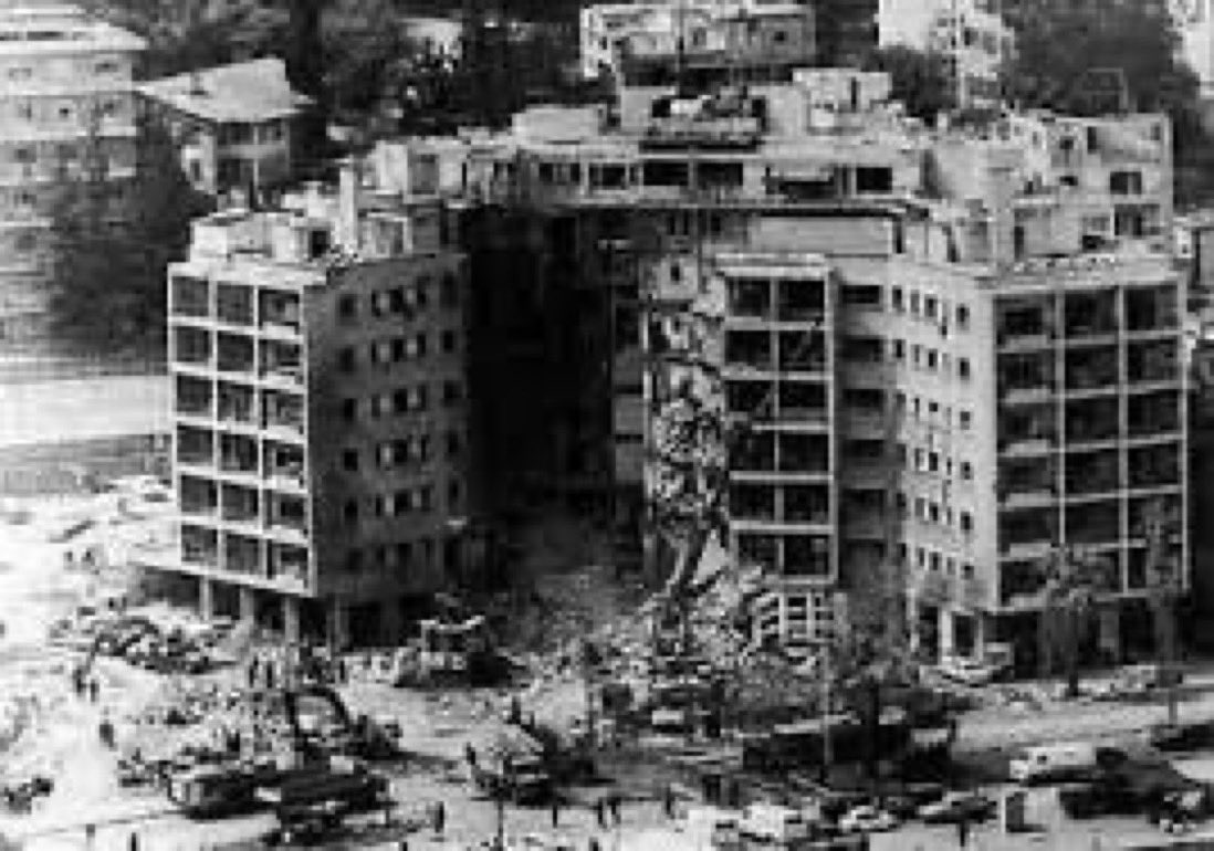 JcBrisard's tweet image. Il y a 43 ans, le 18 avril 1983, un attentat suicide au véhicule piégé visant l’ambassade des Etats-Unis à #Beyrouth au #Liban faisait 63 morts, dont 17 américains, et 120 blessés #NeverForget