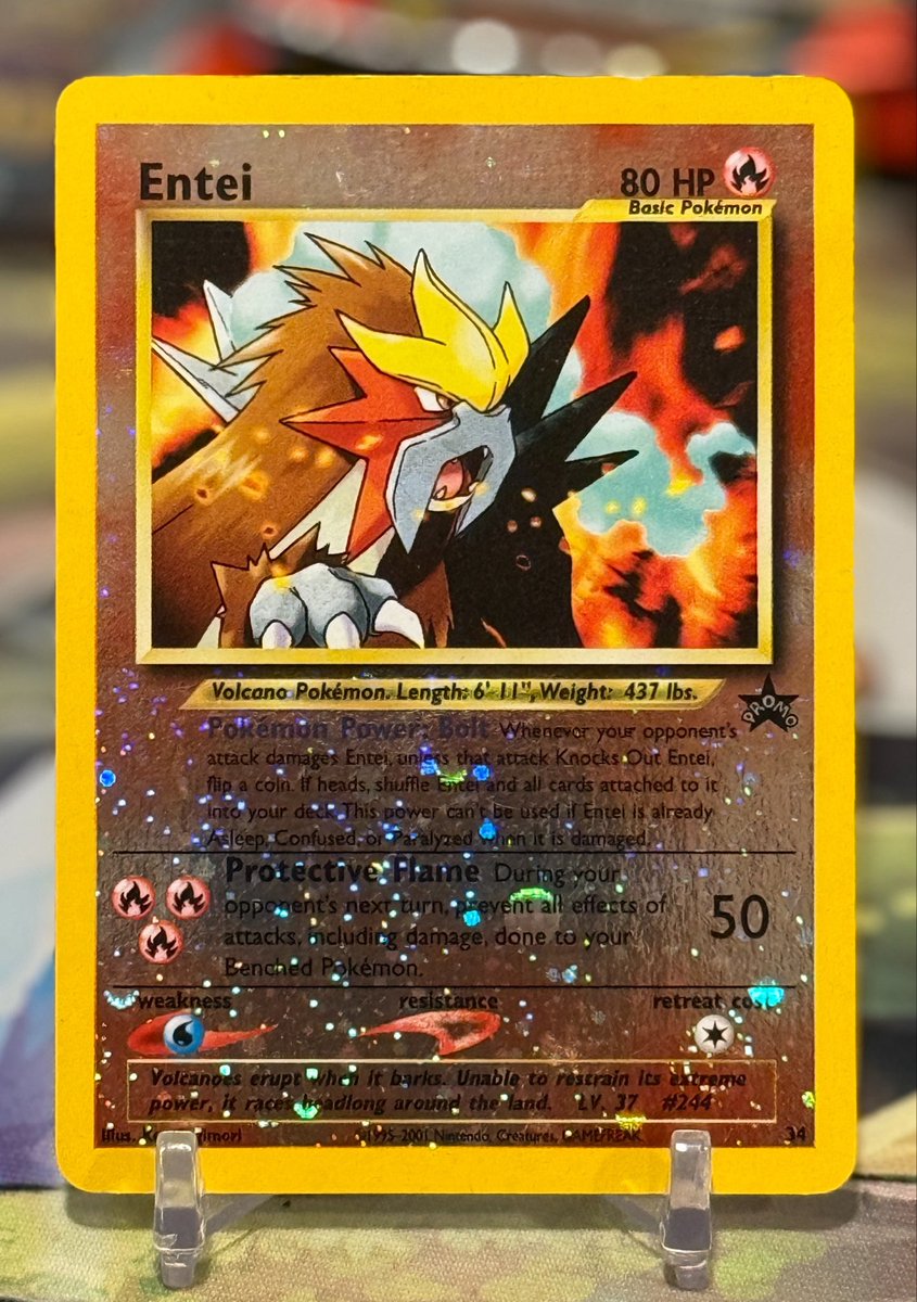 ❤️🩵GIVEAWAY🩵❤️

It’s definitely not in the best shape but the front looks great with a lil swirl on the bottom right 😁
 
Follow👉🏽 <a href="/PokemanzW/">Weezy Smokémon</a> 👈🏽
❤️‍🔥Retweet❤️‍🔥

Winner chosen (4-24-26)