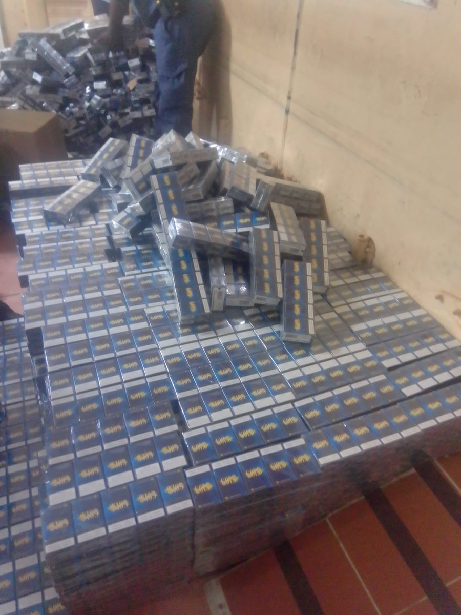_ArriveAlive's tweet image. Man arrested for the transport of illicit cigarettes during a stop-and-search

arrr.co.za/cOYfW

#ArriveAlive #Crime @SAPoliceService
