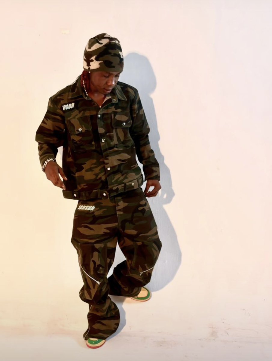 Boylikevilla tweet media