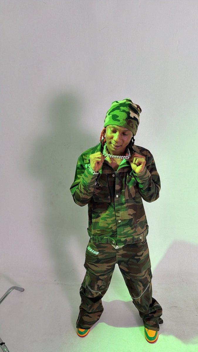 Boylikevilla tweet media